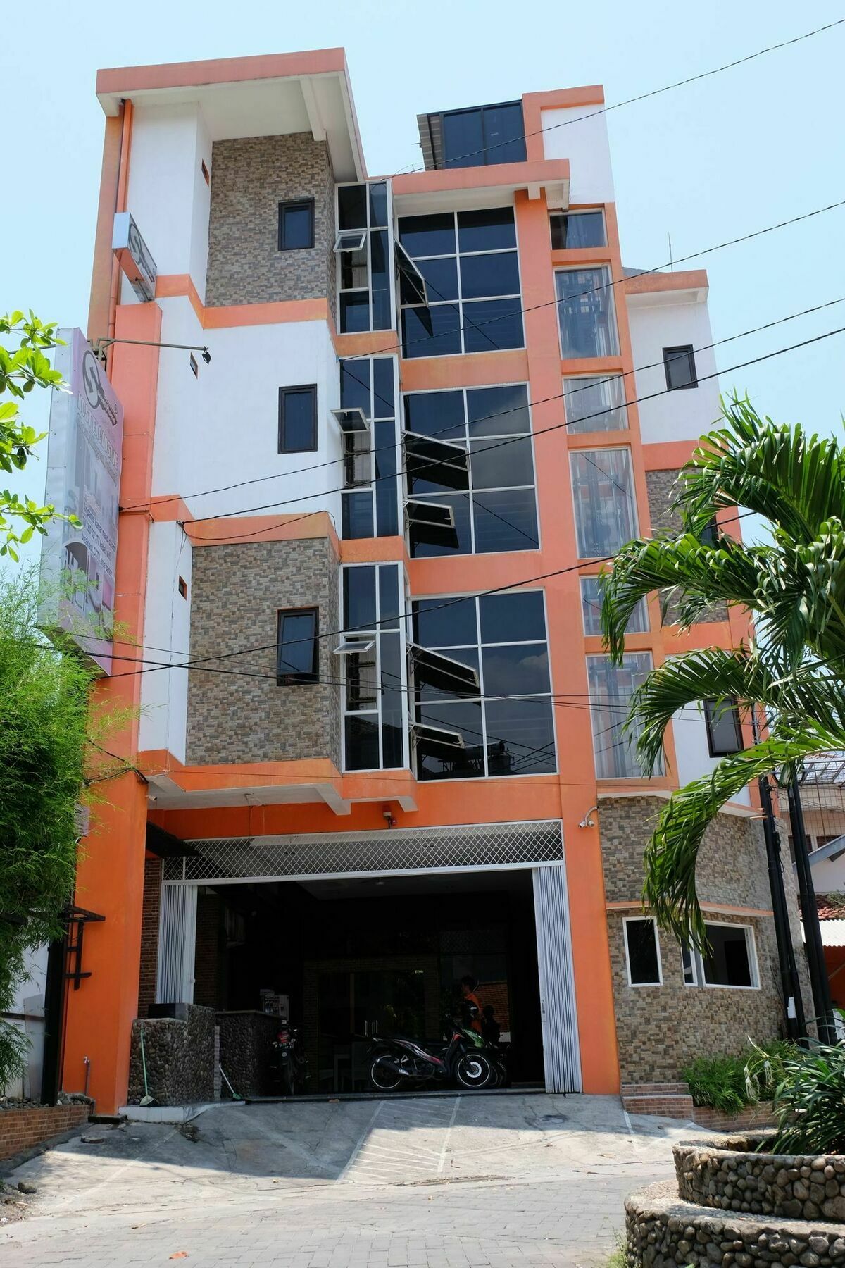 Cozy Centre Simpang Lima Semarang Hotel Bagian luar foto